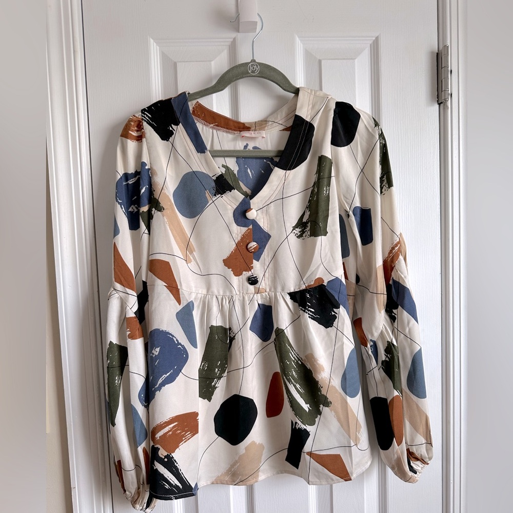 Hailey & Co Abstract Top - Picture 2 of 4
